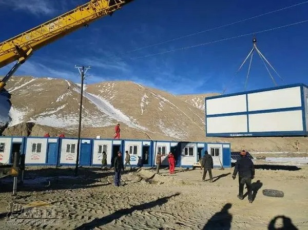 Сборный дом для пострадавшего от землетрясения района